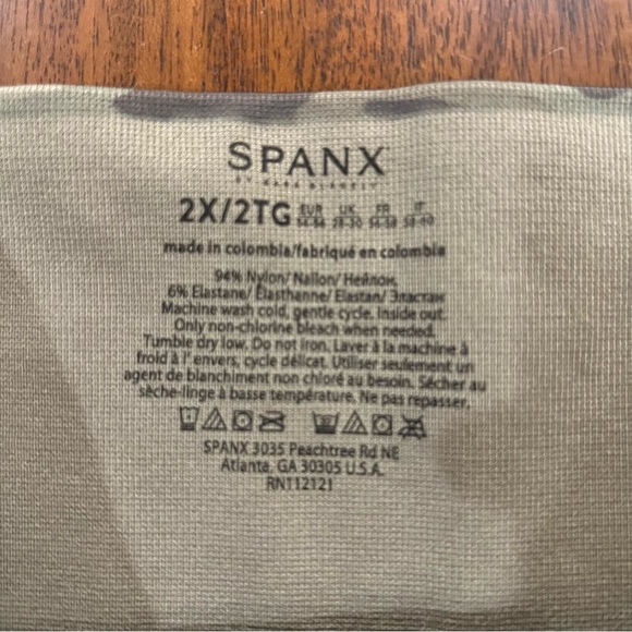 Spanx Look At Me Now Cropped Leggings Size 2X - Picture 4 of 5